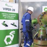 Viper-28 Flange Spreader in action