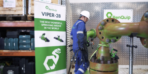 Viper-28 Flange Spreader in action